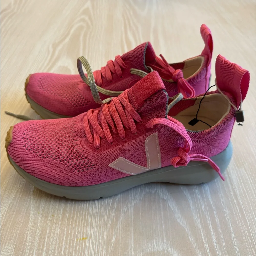 Veja Women's Pink Sneakers - Picture 3 of 6